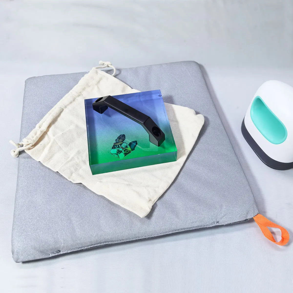 Hot press pad, suitable for HTV handicrafts - easy to press, heat-insulating transfer pad, 11.8X11.8 inches, gray
